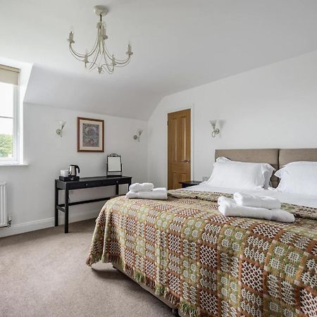 3 Bedroom Barn Conversion With Hot Tub-Garden View - Ty Cerrig Barn コーウェン エクステリア 写真